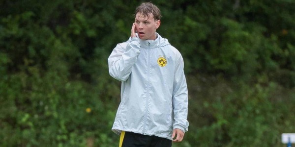 德甲球队多特蒙德备战新赛季
        
    德甲球队多特蒙德备战新赛季